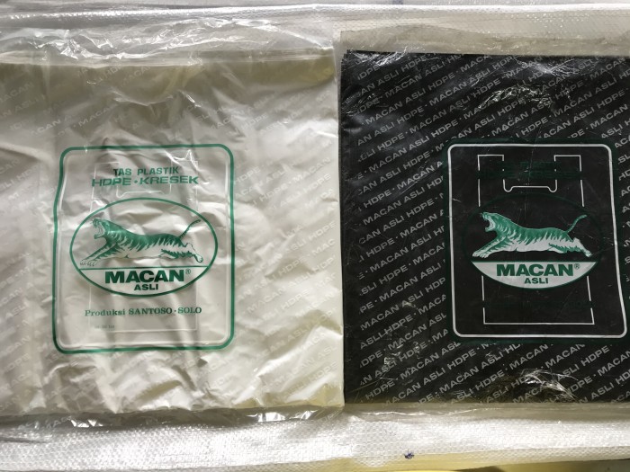 TAS PLASTIK HITAM JUMBO MACAN